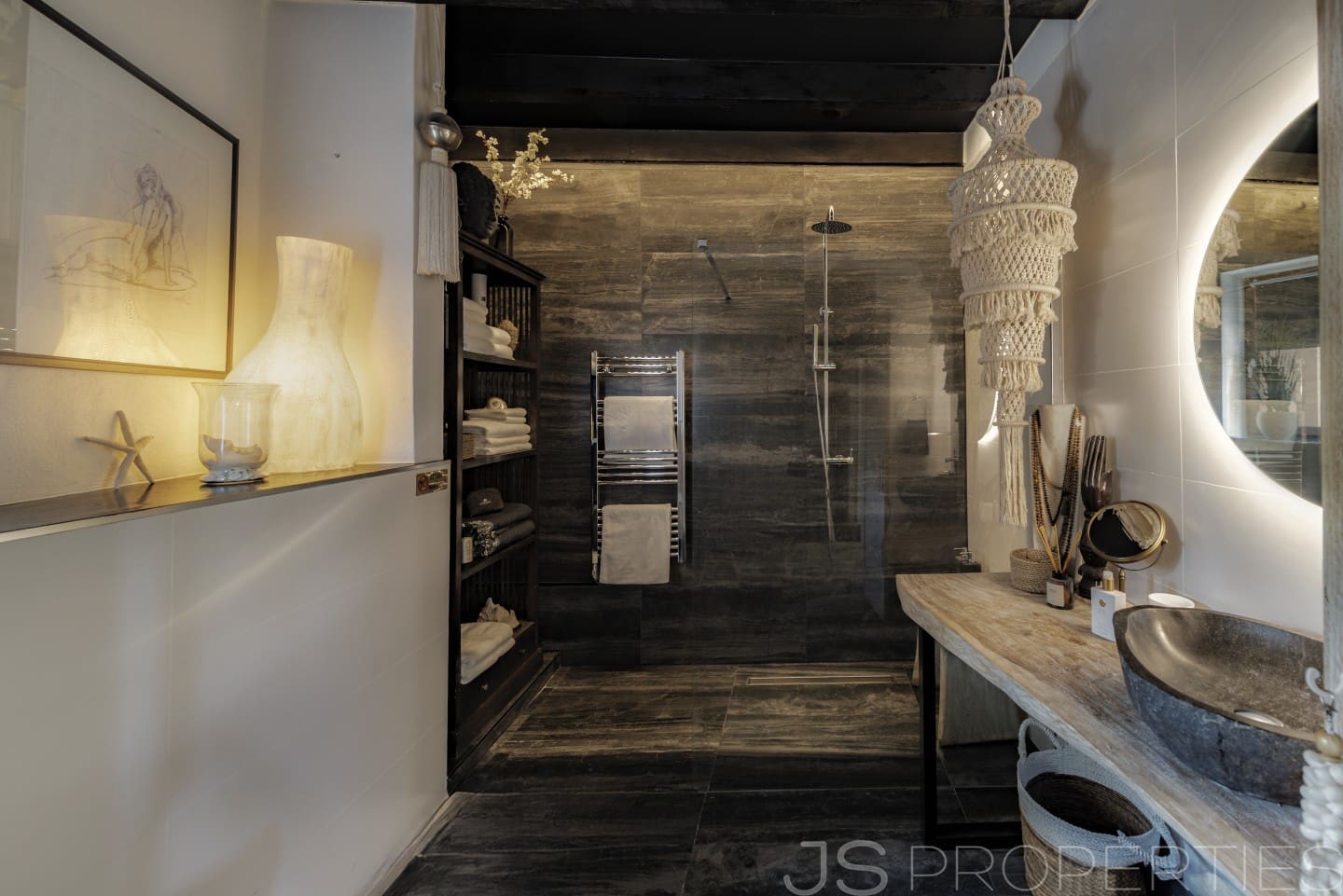 3 bedroom Townhouse for sale in Alcudia - € 899,000 (Ref: 9528859)