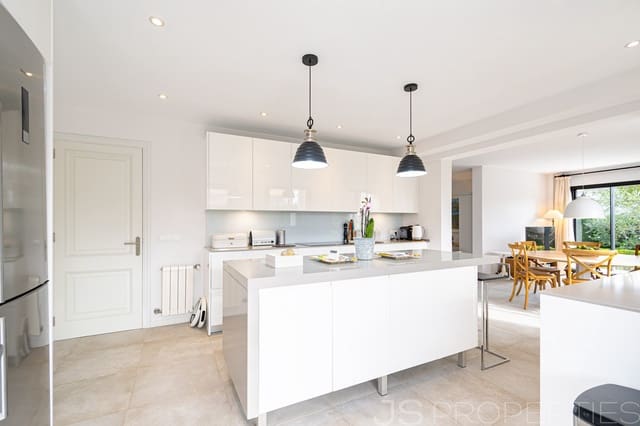 Chalet de 4 habitaciones en Port de Pollença, Pollensa / Pollença en venta - 2.400.000 € (Ref: 9588098)