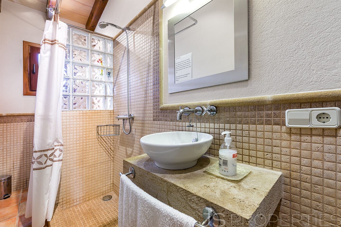 5 bedroom Villa for sale in Pollensa / Pollenca - € 2,100,000 (Ref: 9593102)