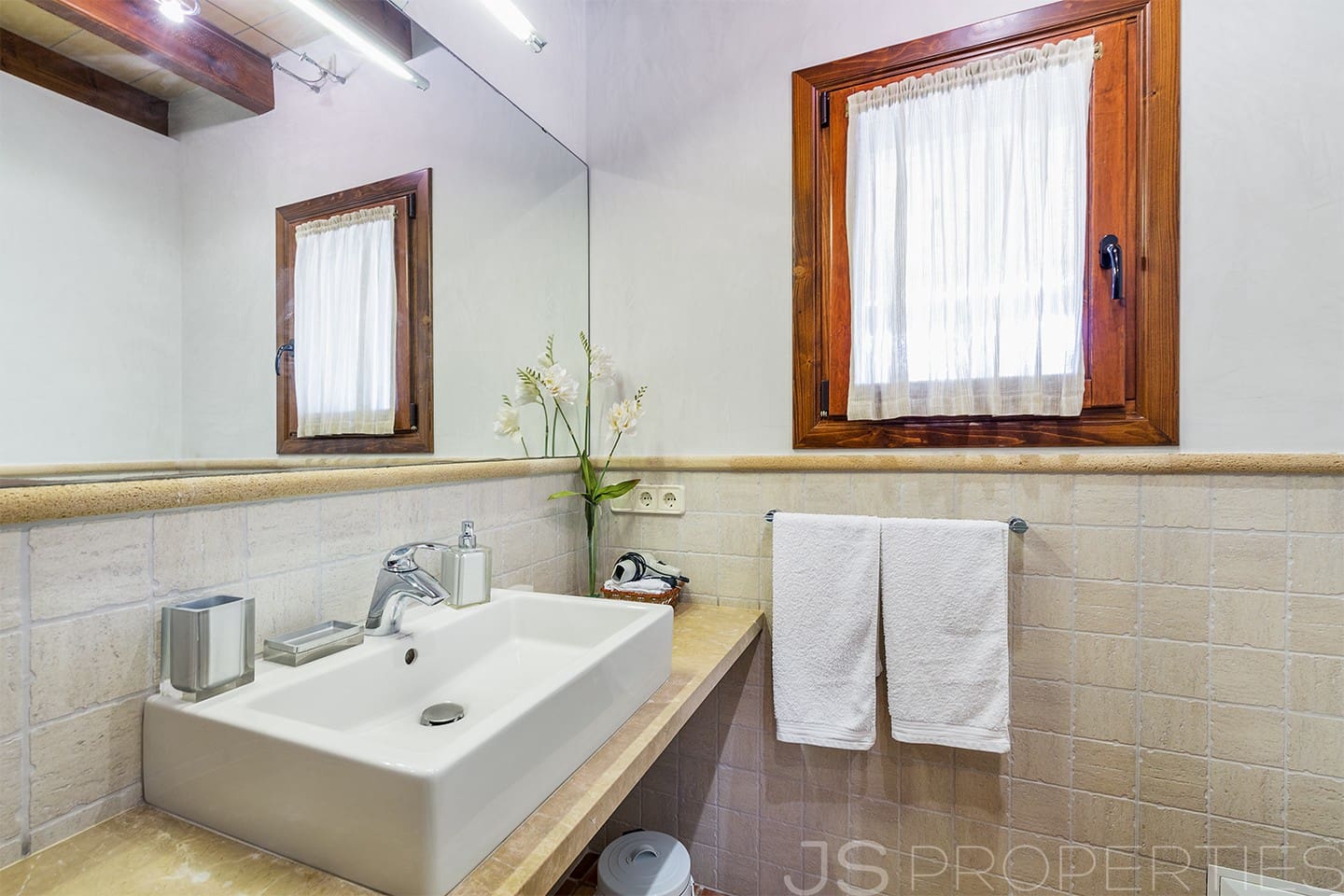 5 bedroom Villa for sale in Pollensa / Pollenca - € 2,100,000 (Ref: 9593102)