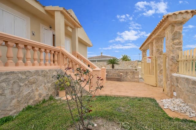 4 bedroom Villa for sale in Playas de Muro / Platges de Muro, Muro - € 1,007,000 (Ref: 9645473)