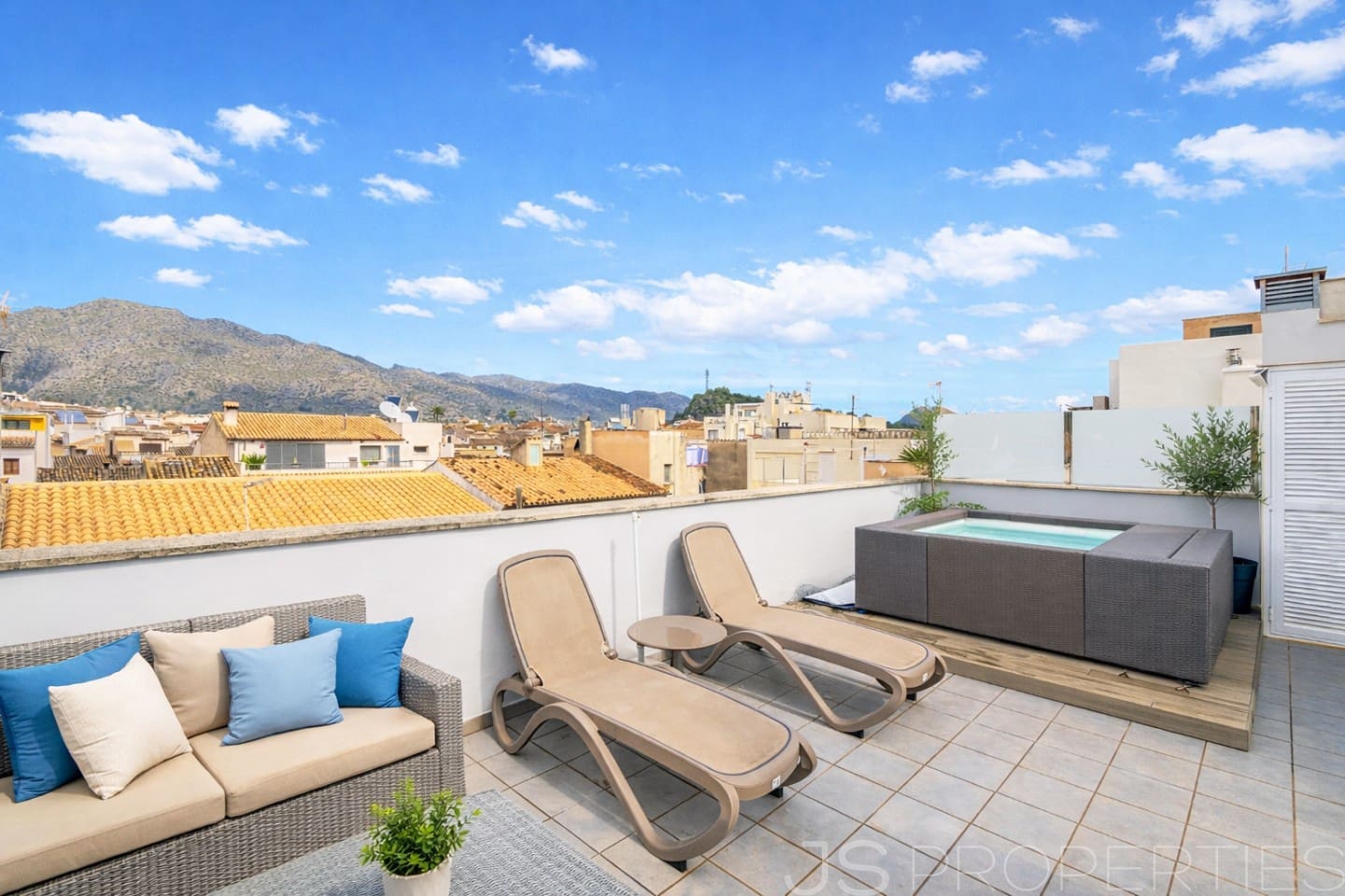3 bedroom Penthouse for sale in Pollensa / Pollenca - € 695,000 (Ref: 9676419)