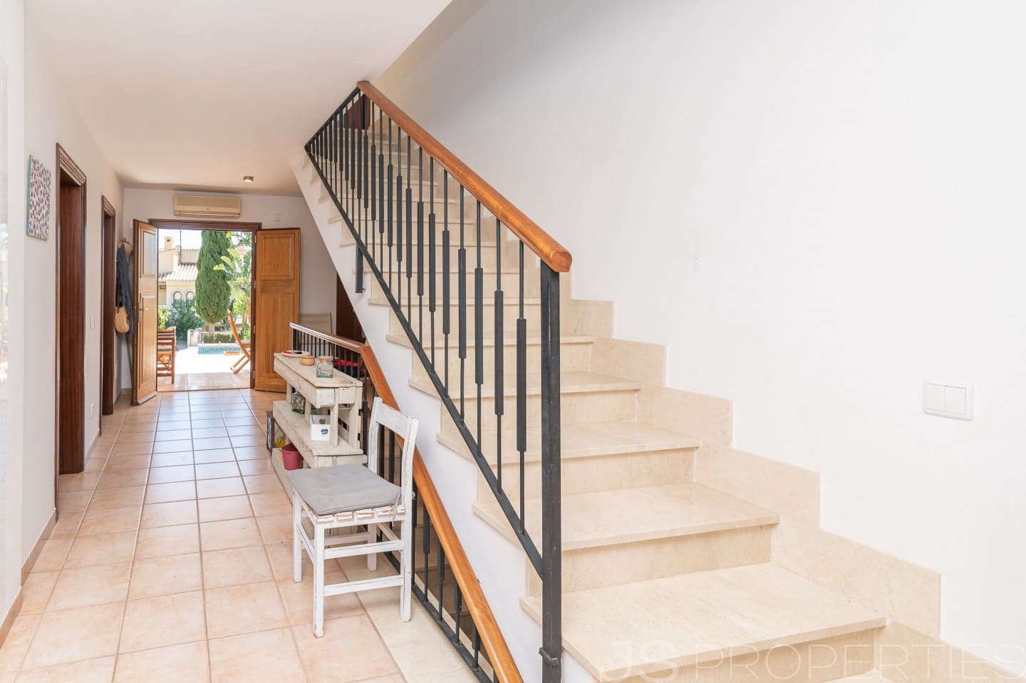 Semi-detached Villa for sale in Alcudia - € 1,650,000 (Ref: 9697742)