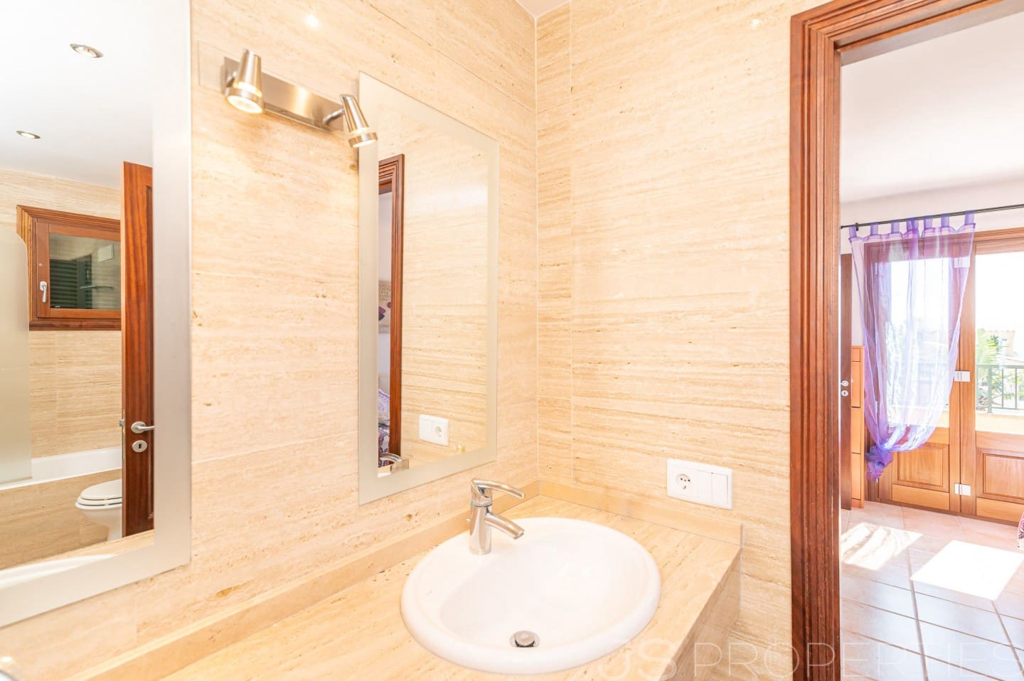 Semi-detached Villa for sale in Alcudia - € 1,650,000 (Ref: 9697742)