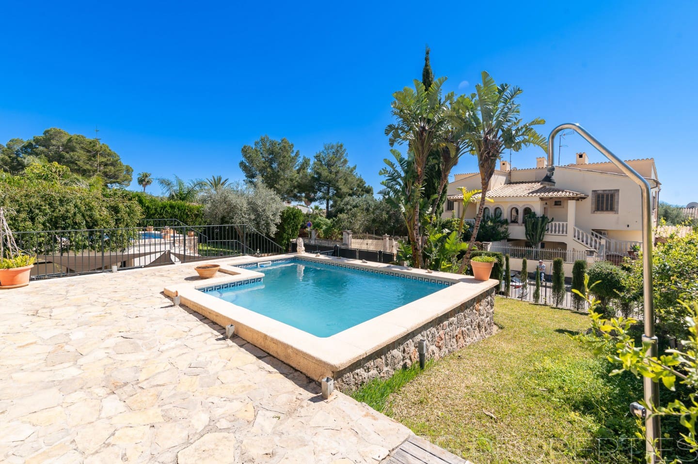 Semi-detached Villa for sale in Alcudia - € 1,650,000 (Ref: 9697742)
