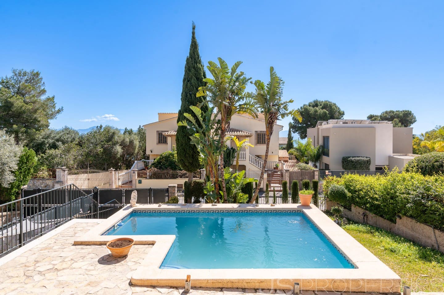 Semi-detached Villa for sale in Alcudia - € 1,650,000 (Ref: 9697742)