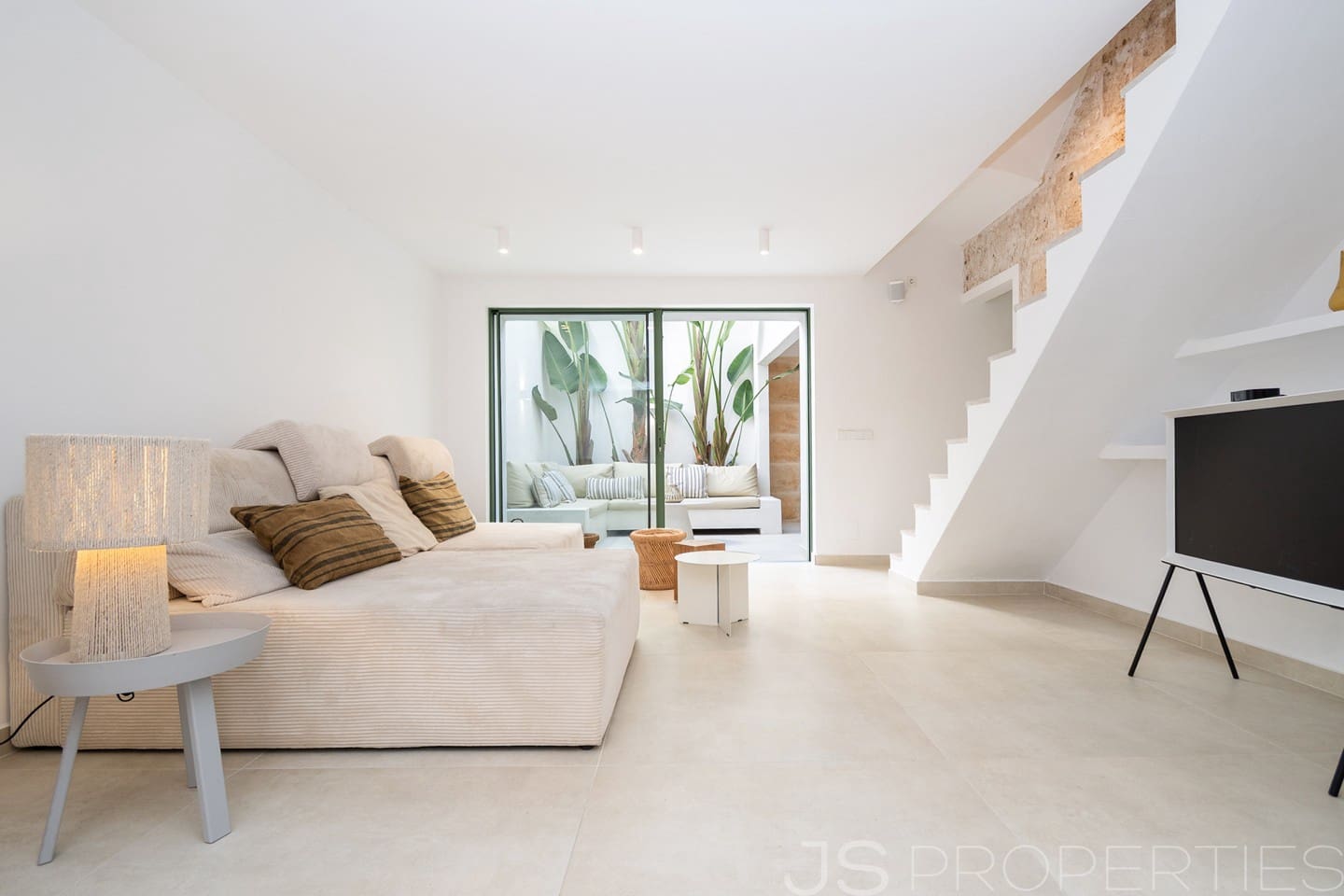 3 bedroom Townhouse for sale in Alcudia - € 1,190,000 (Ref: 9709031)