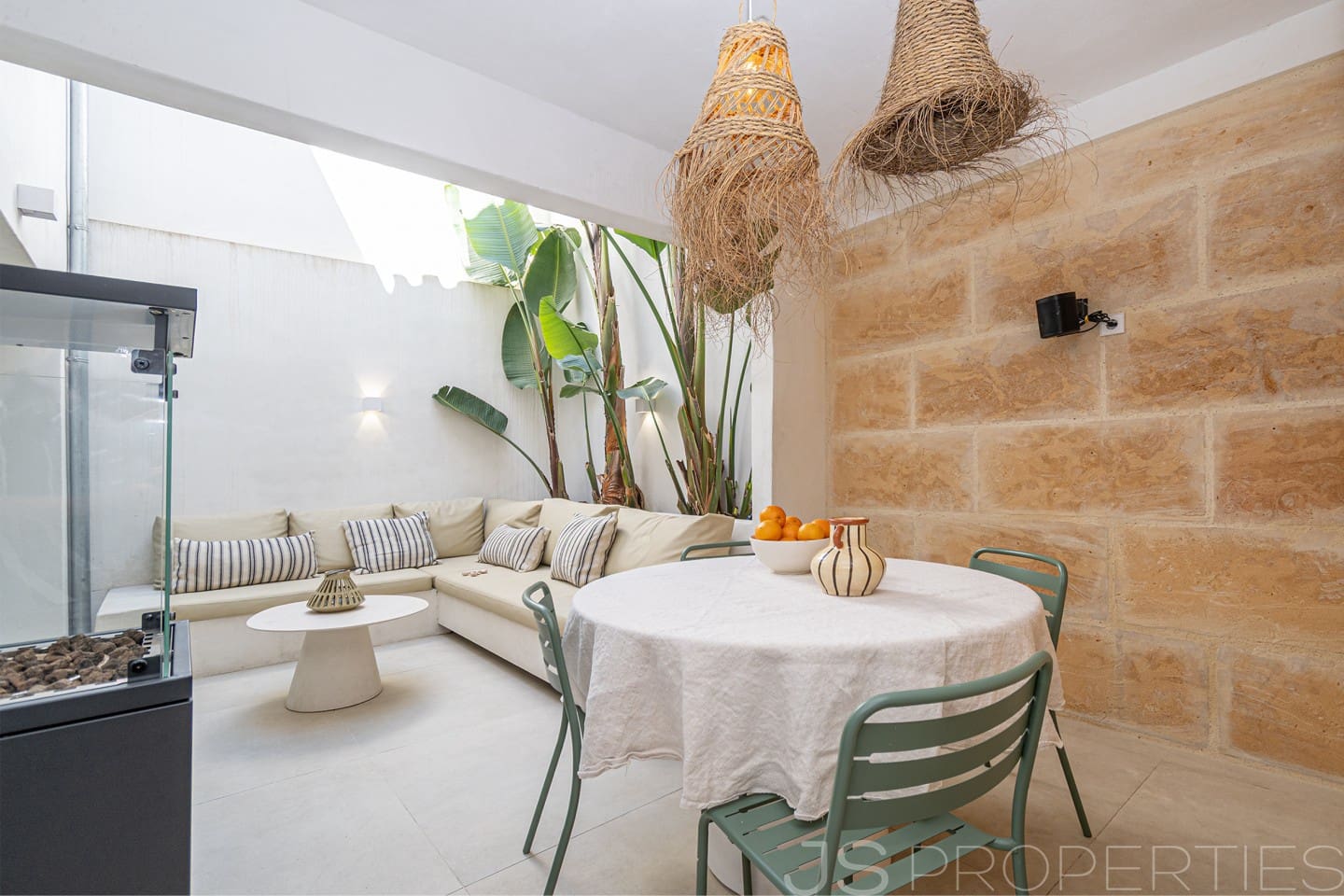 3 bedroom Townhouse for sale in Alcudia - € 1,190,000 (Ref: 9709031)