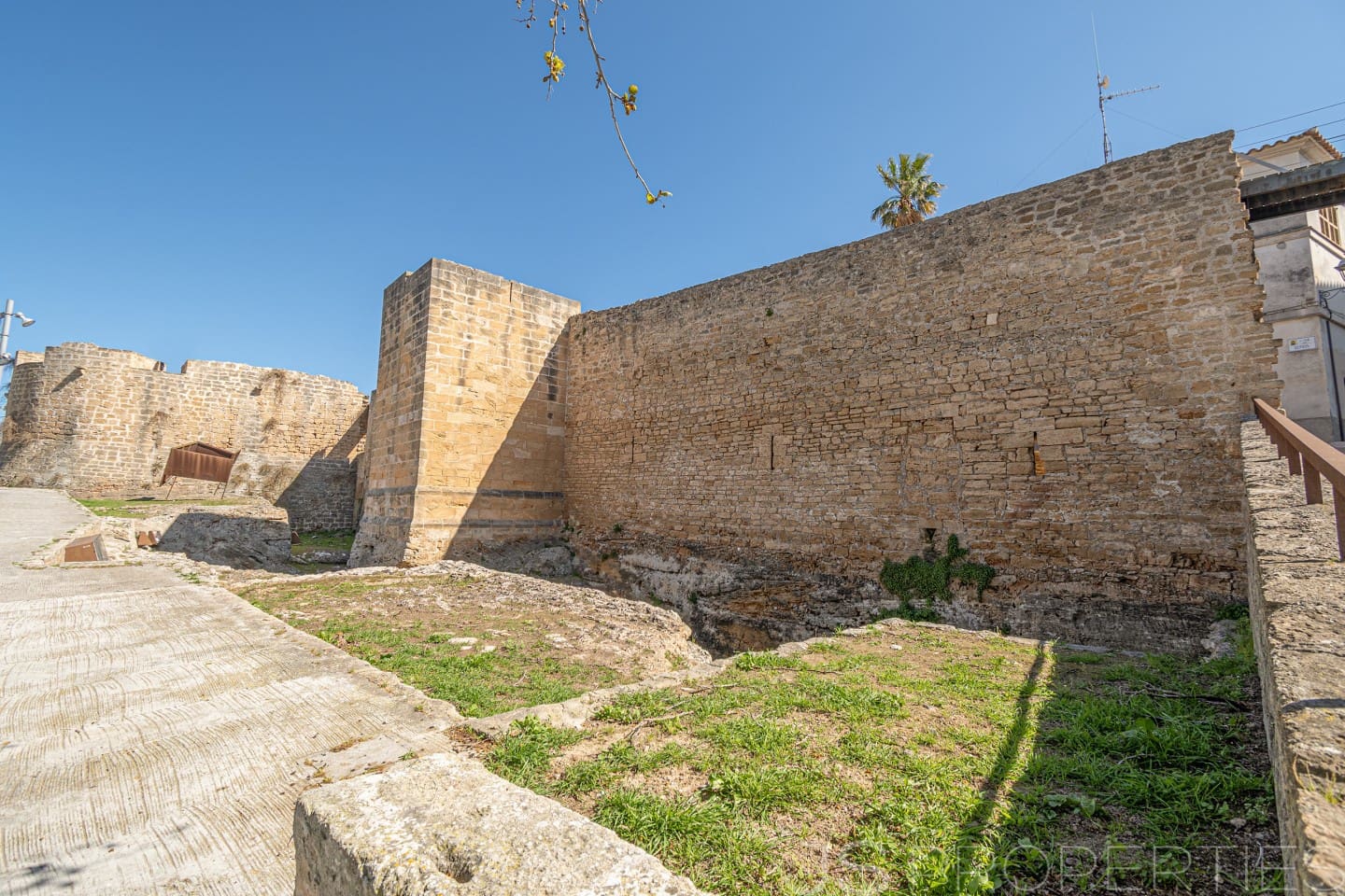 3 bedroom Townhouse for sale in Alcudia - € 1,190,000 (Ref: 9709031)