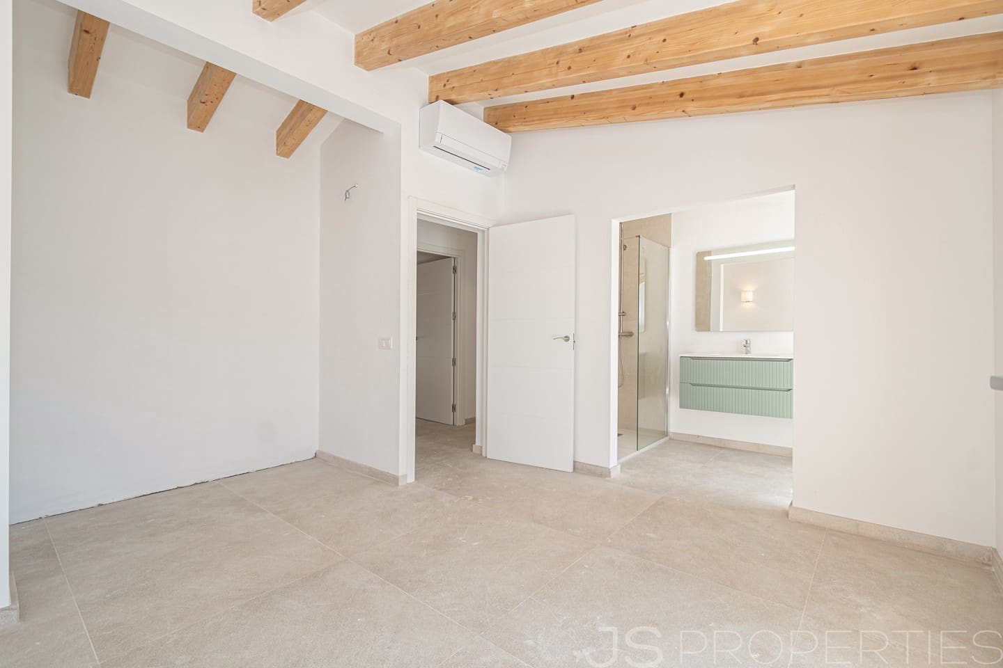 4 bedroom Townhouse for sale in Pollensa / Pollenca - € 1,530,000 (Ref: 9720292)