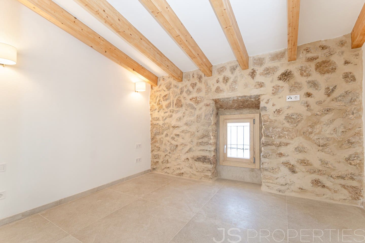 4 bedroom Townhouse for sale in Pollensa / Pollenca - € 1,530,000 (Ref: 9720292)