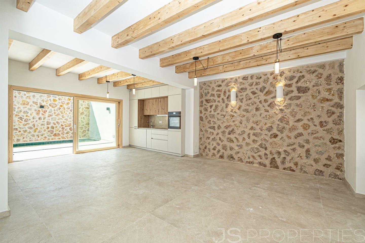 4 bedroom Townhouse for sale in Pollensa / Pollenca - € 1,530,000 (Ref: 9720292)