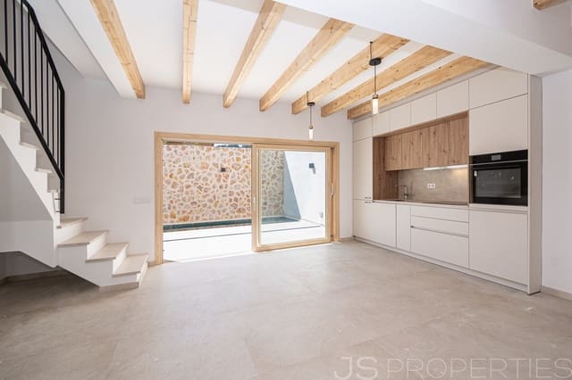 4 bedroom Townhouse for sale in Pollensa / Pollença - € 1,530,000 (Ref: 9720292)