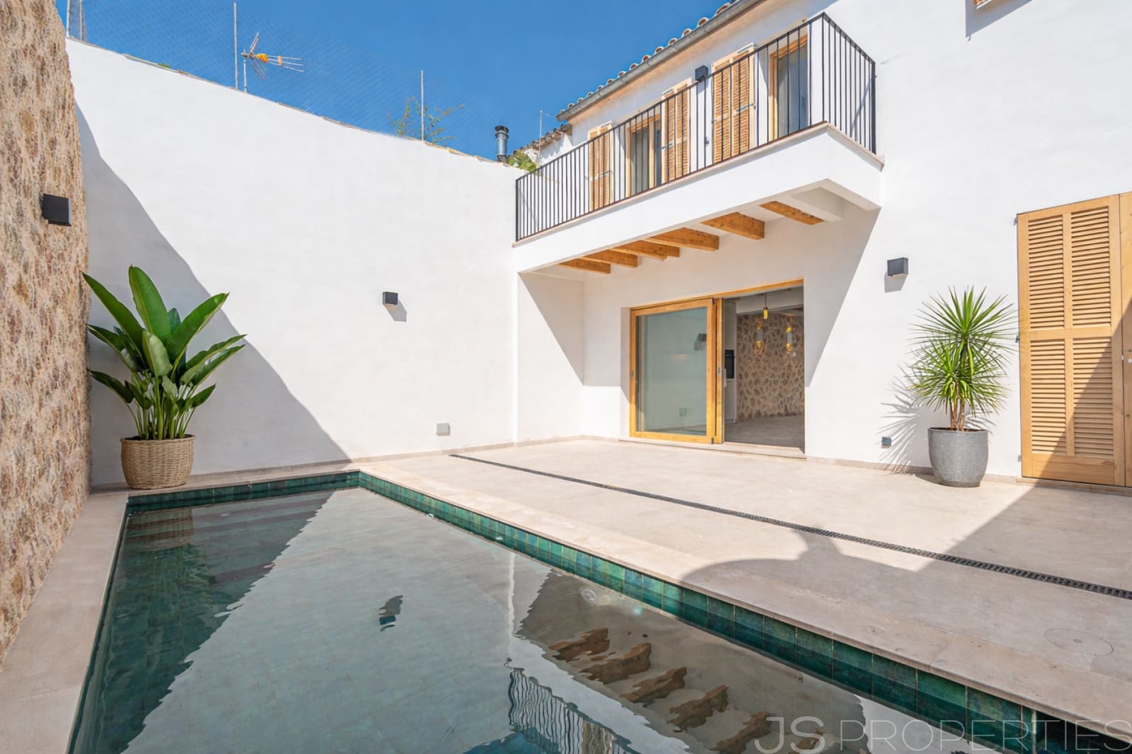 4 bedroom Townhouse for sale in Pollensa / Pollenca - € 1,530,000 (Ref: 9720292)