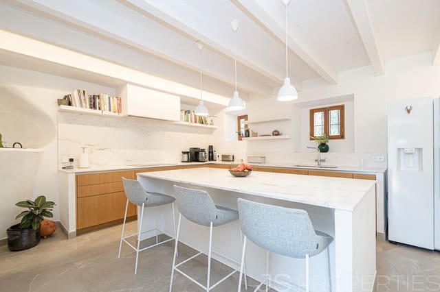 5 bedroom Villa for sale in Pollensa / Pollença - € 2,995,000 (Ref: 9723812)