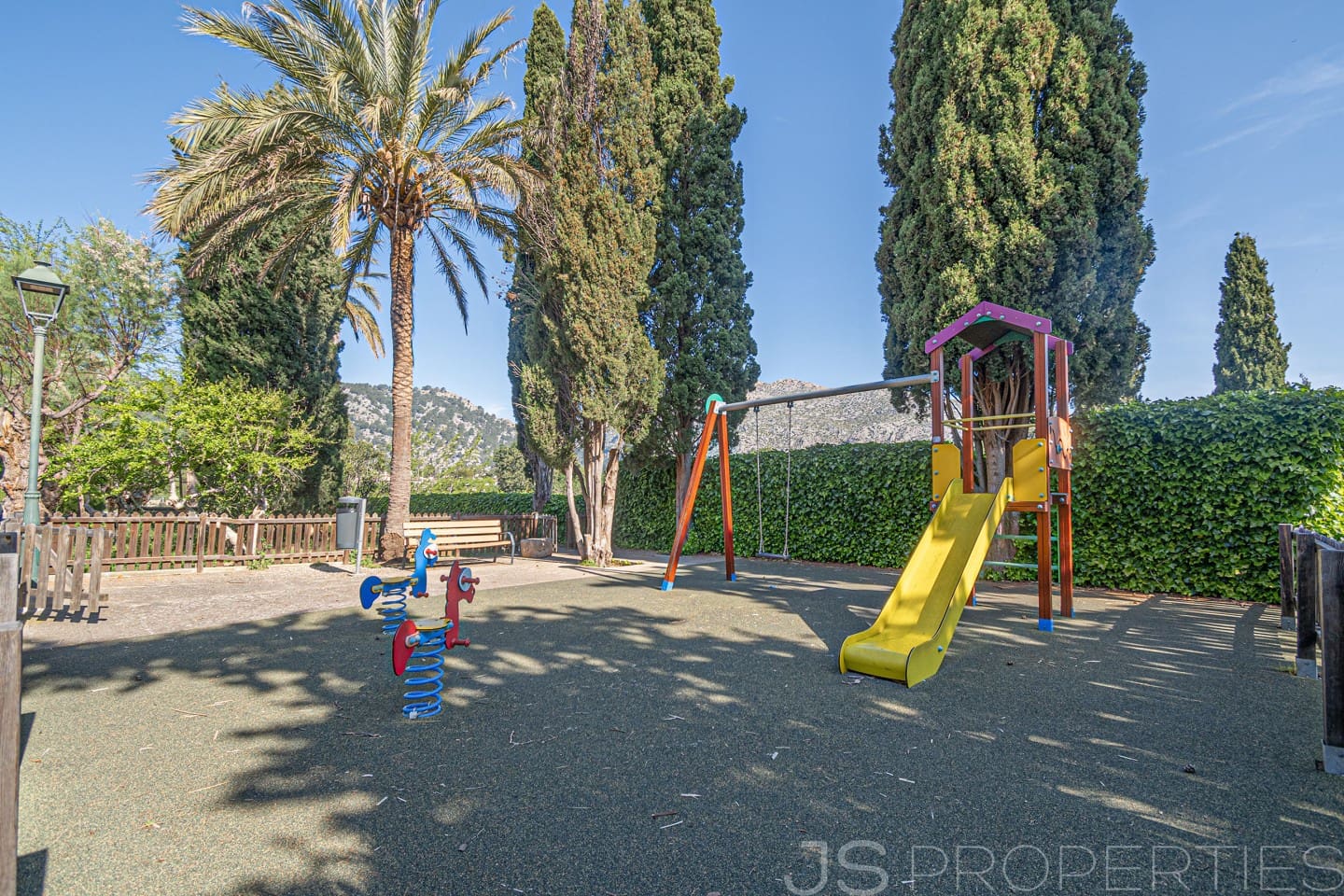 4 bedroom Townhouse for sale in Pollensa / Pollenca - € 795,000 (Ref: 9787532)