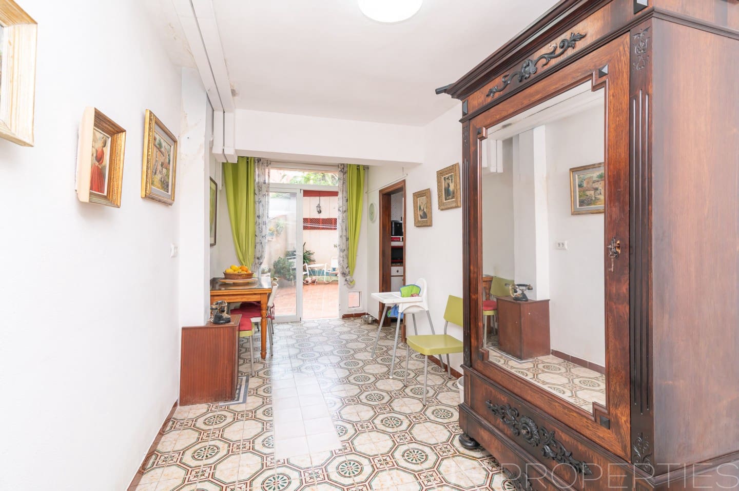 4 bedroom Apartment for sale in Palma de Mallorca - € 750,000 (Ref: 9807384)