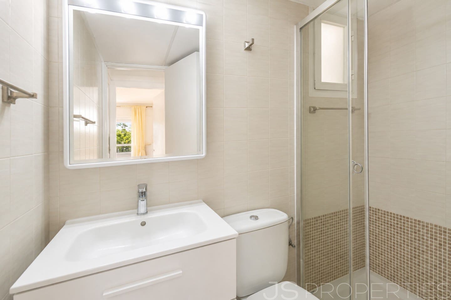 2 bedroom Apartment for sale in Pollensa / Pollenca - € 325,000 (Ref: 9833003)