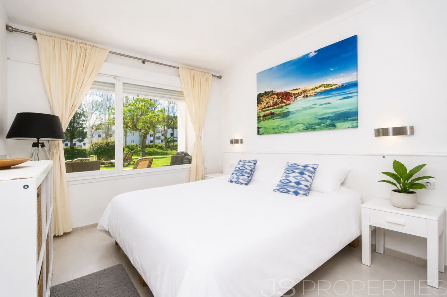 2 bedroom Apartment for sale in Pollensa / Pollenca - € 325,000 (Ref: 9833003)