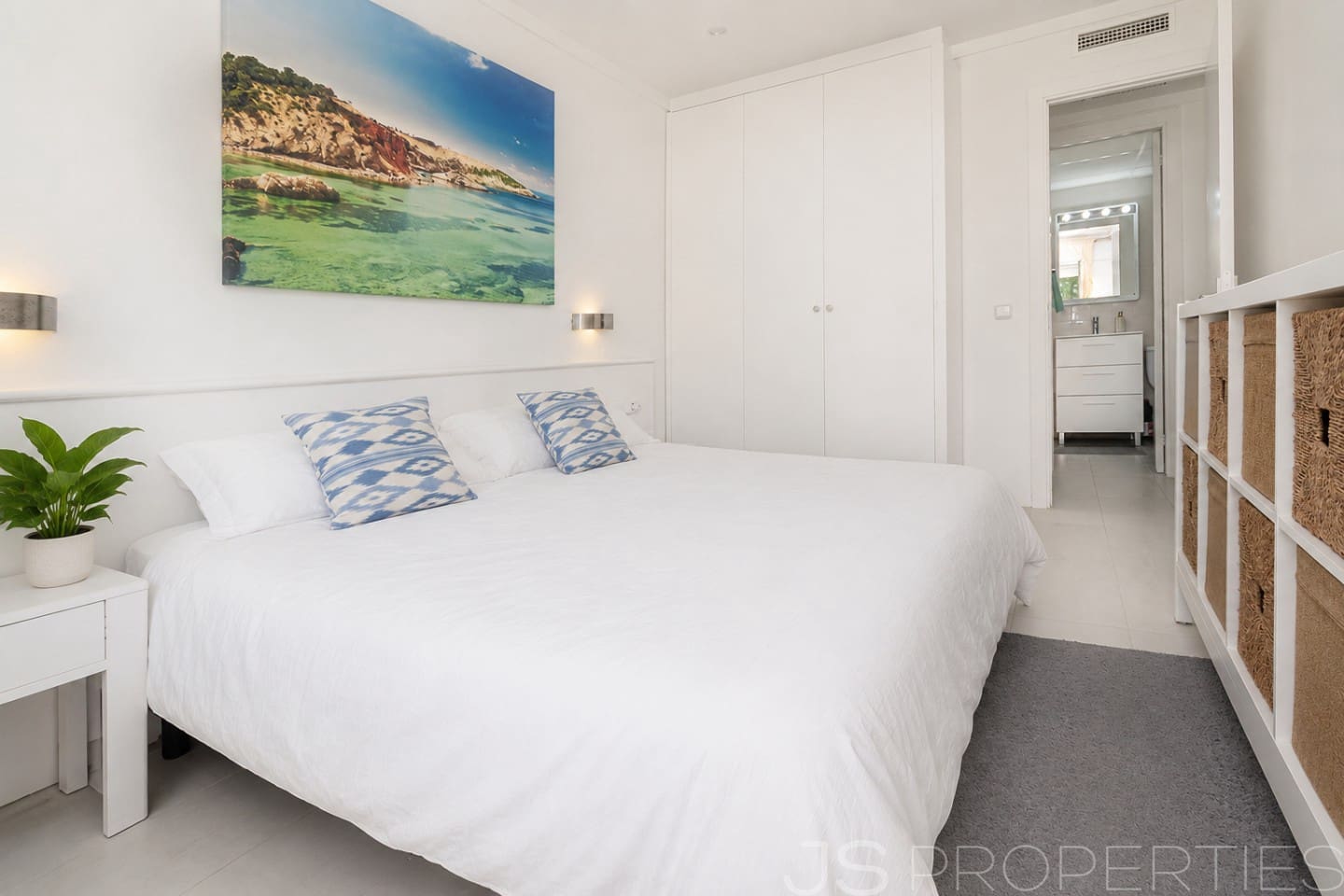 2 bedroom Apartment for sale in Pollensa / Pollenca - € 325,000 (Ref: 9833003)