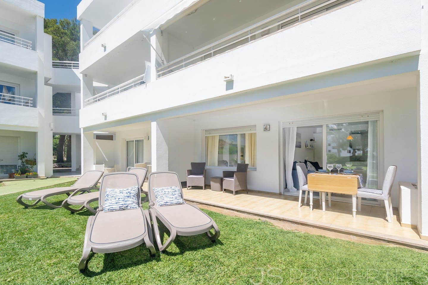 2 bedroom Apartment for sale in Pollensa / Pollenca - € 325,000 (Ref: 9833003)