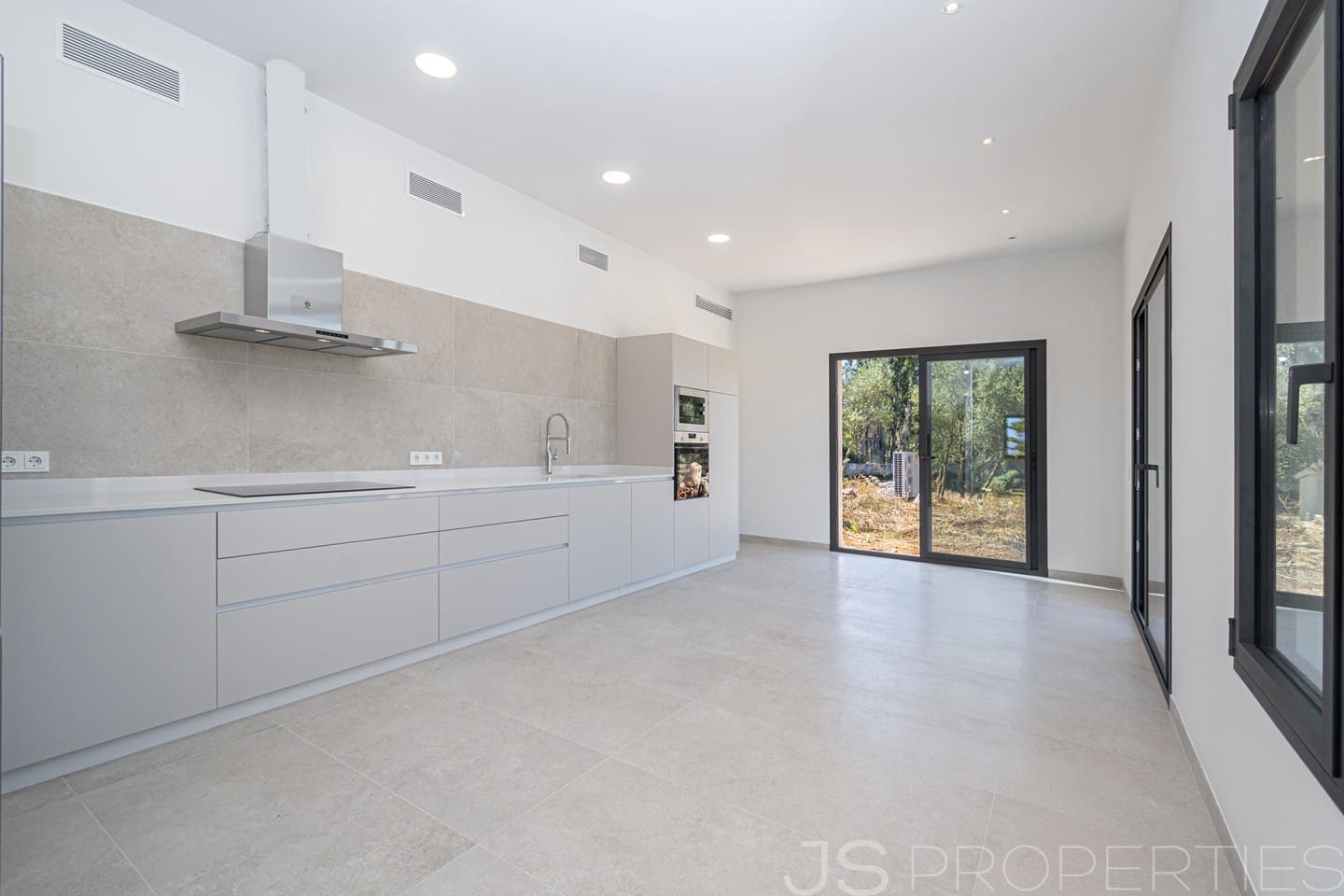 4 bedroom Villa for sale in Muro - € 1,860,000 (Ref: 9834202)
