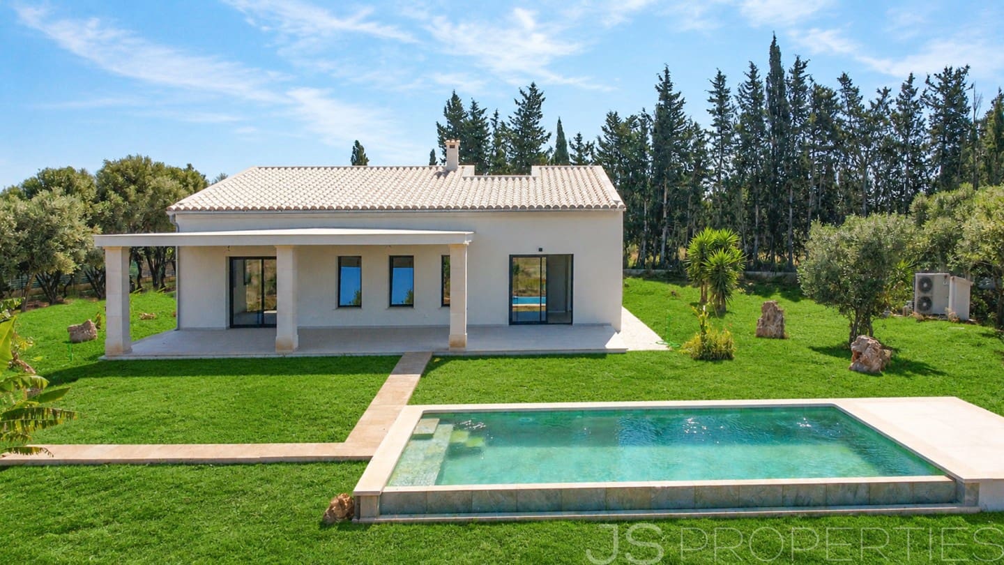 4 bedroom Villa for sale in Muro - € 1,860,000 (Ref: 9834202)