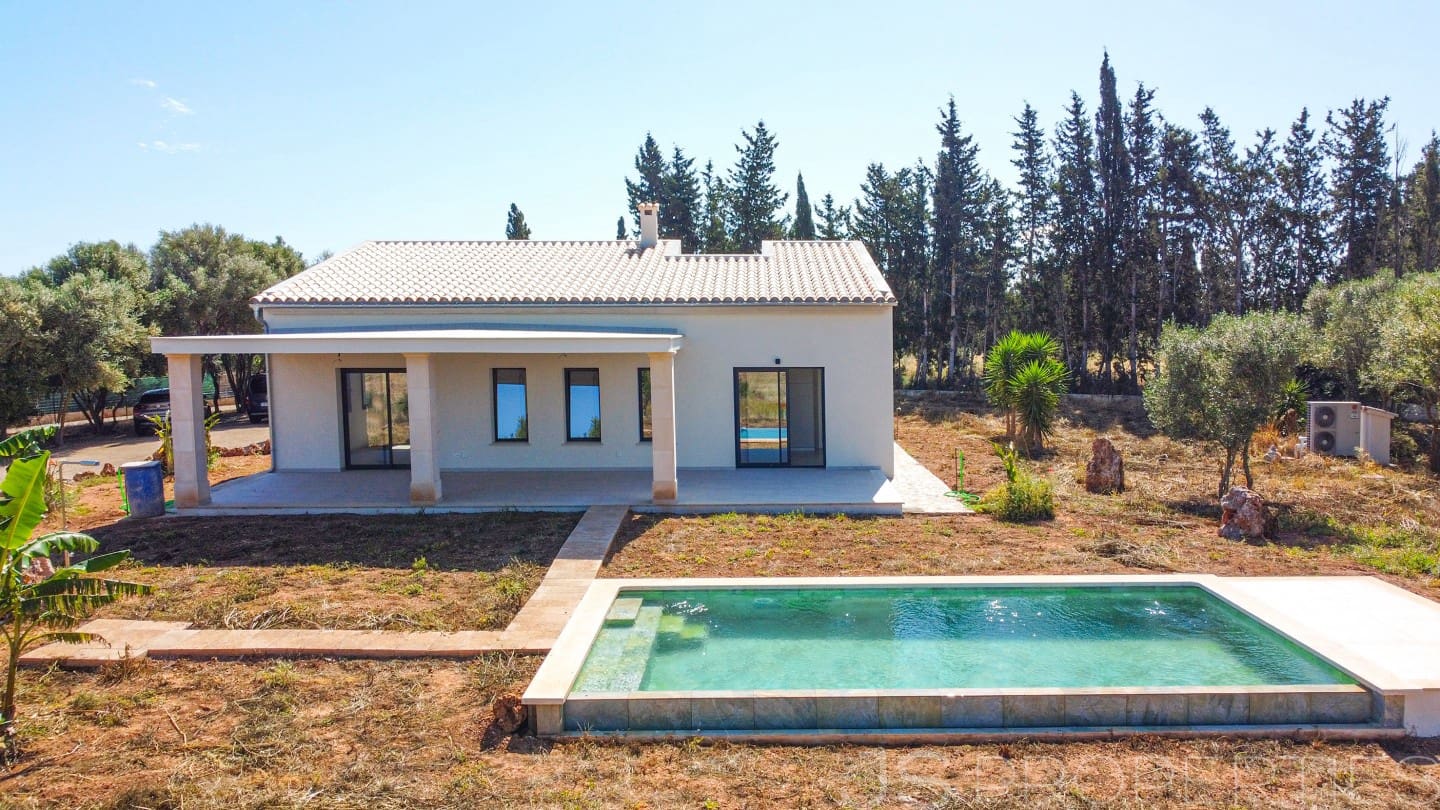 4 bedroom Villa for sale in Muro - € 1,860,000 (Ref: 9834202)