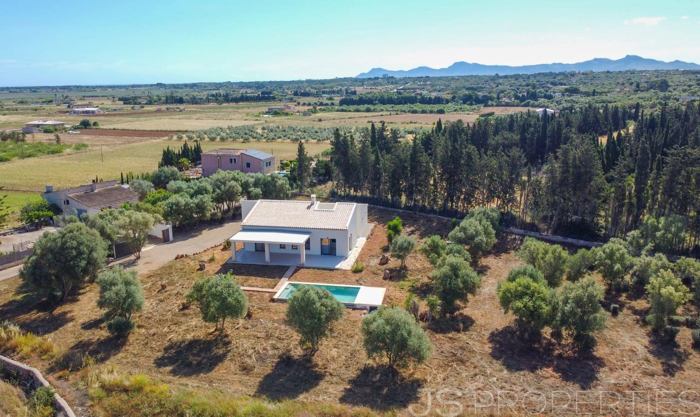 4 bedroom Villa for sale in Muro - € 1,860,000 (Ref: 9834202)