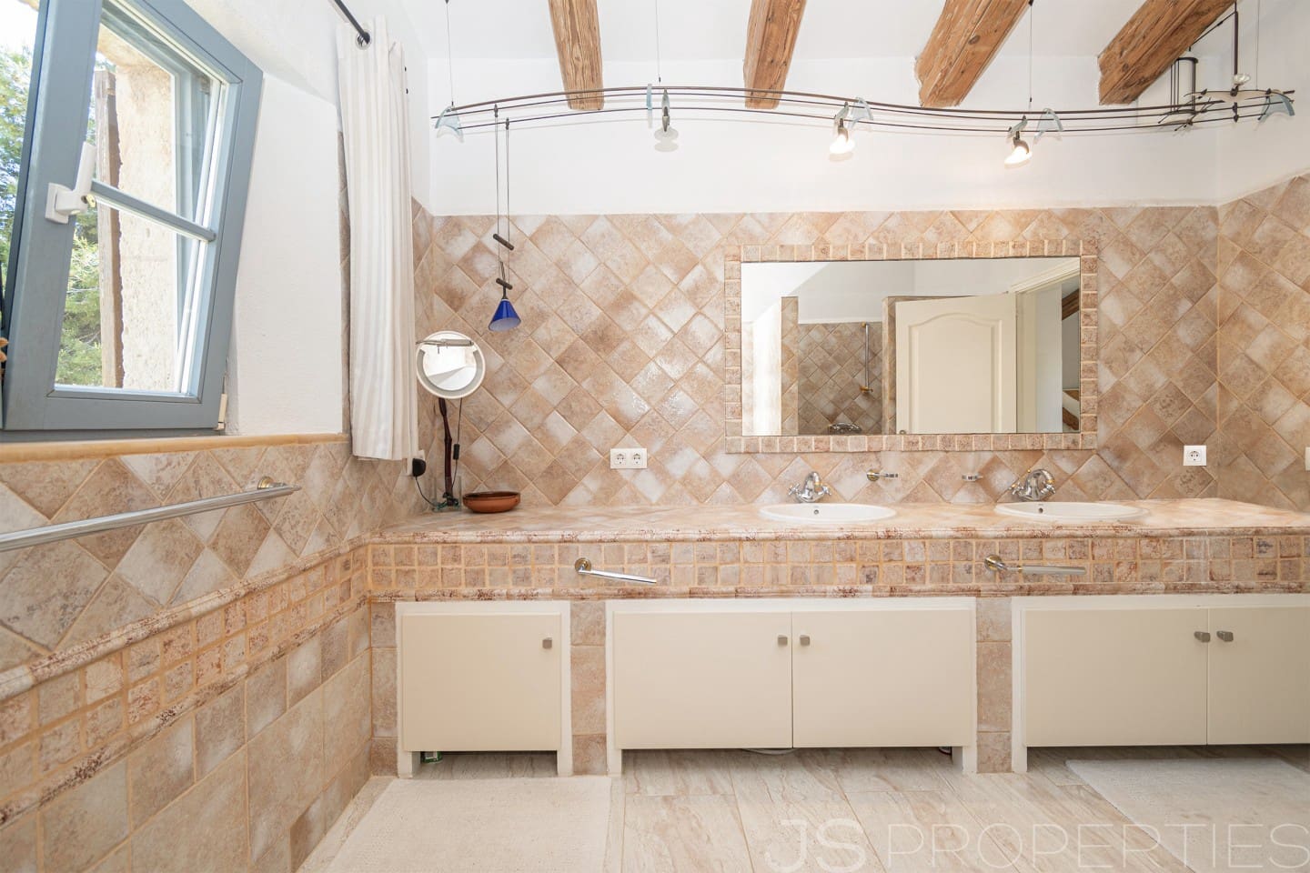 3 bedroom Villa for sale in Santa Ponsa - € 1,930,000 (Ref: 9843866)