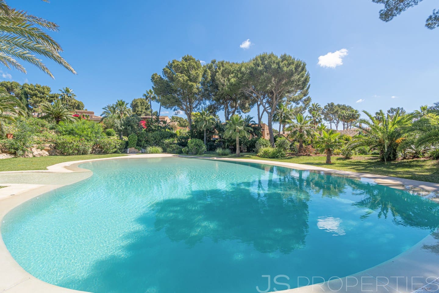 3 bedroom Villa for sale in Santa Ponsa - € 1,930,000 (Ref: 9843866)