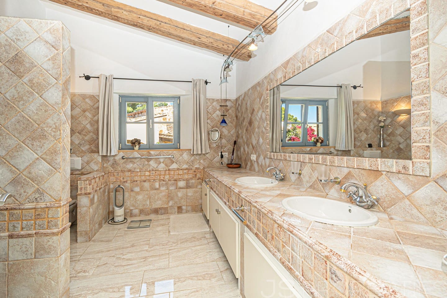3 bedroom Villa for sale in Santa Ponsa - € 1,930,000 (Ref: 9843866)