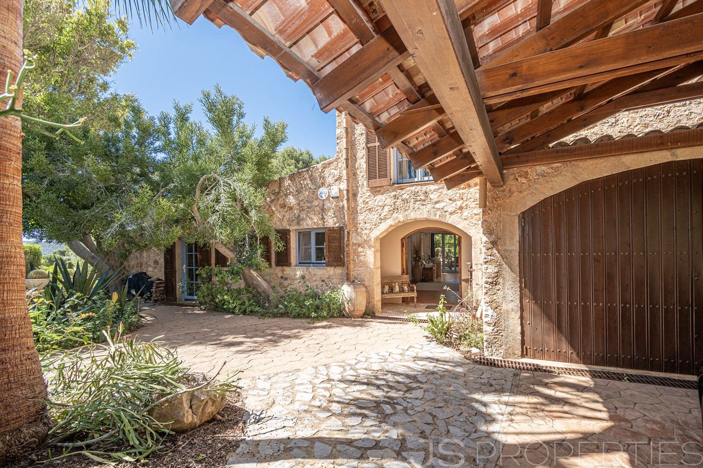 3 bedroom Villa for sale in Santa Ponsa - € 1,930,000 (Ref: 9843866)