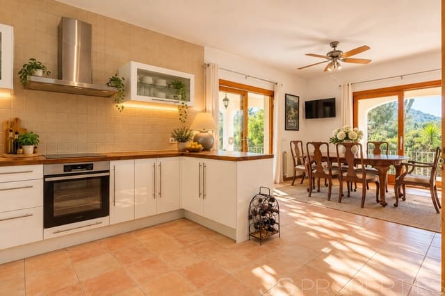 5 soveværelse Villa til salg i Sa Pobla med swimmingpool garage - € 1.295.000 (Ref: 9866125)