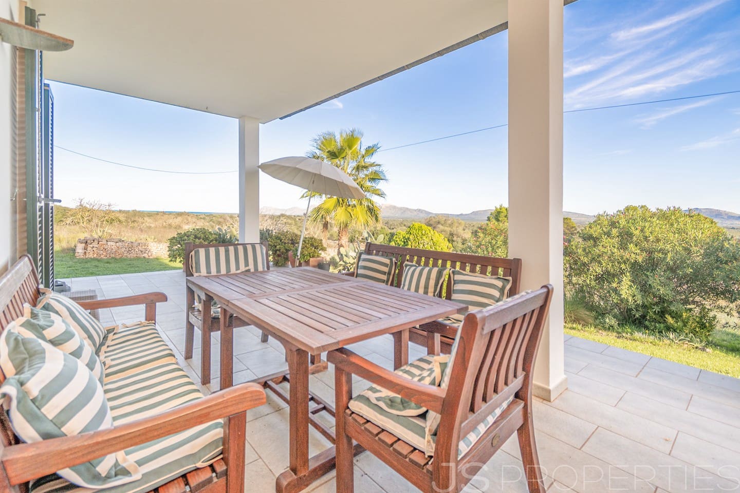 5 bedroom Villa for sale in Santa Margalida - € 1,200,000 (Ref: 9883733)