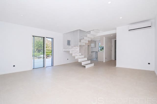 3 chambre Villa/Maison Semi-Mitoyenne à vendre à Platja d'Alcúdia, Alcúdia - 680 000 € (Ref: 9889252)