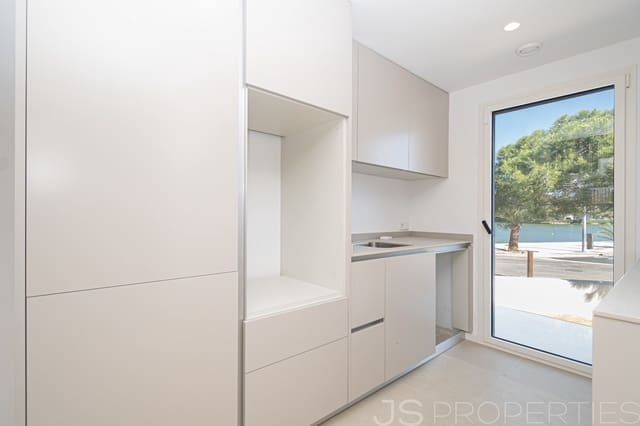 3 chambre Villa/Maison Semi-Mitoyenne à vendre à Platja d'Alcúdia, Alcúdia - 680 000 € (Ref: 9889252)