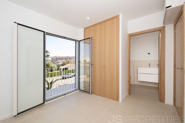 3 chambre Villa/Maison Semi-Mitoyenne à vendre à Platja d'Alcúdia, Alcúdia - 680 000 € (Ref: 9889252)