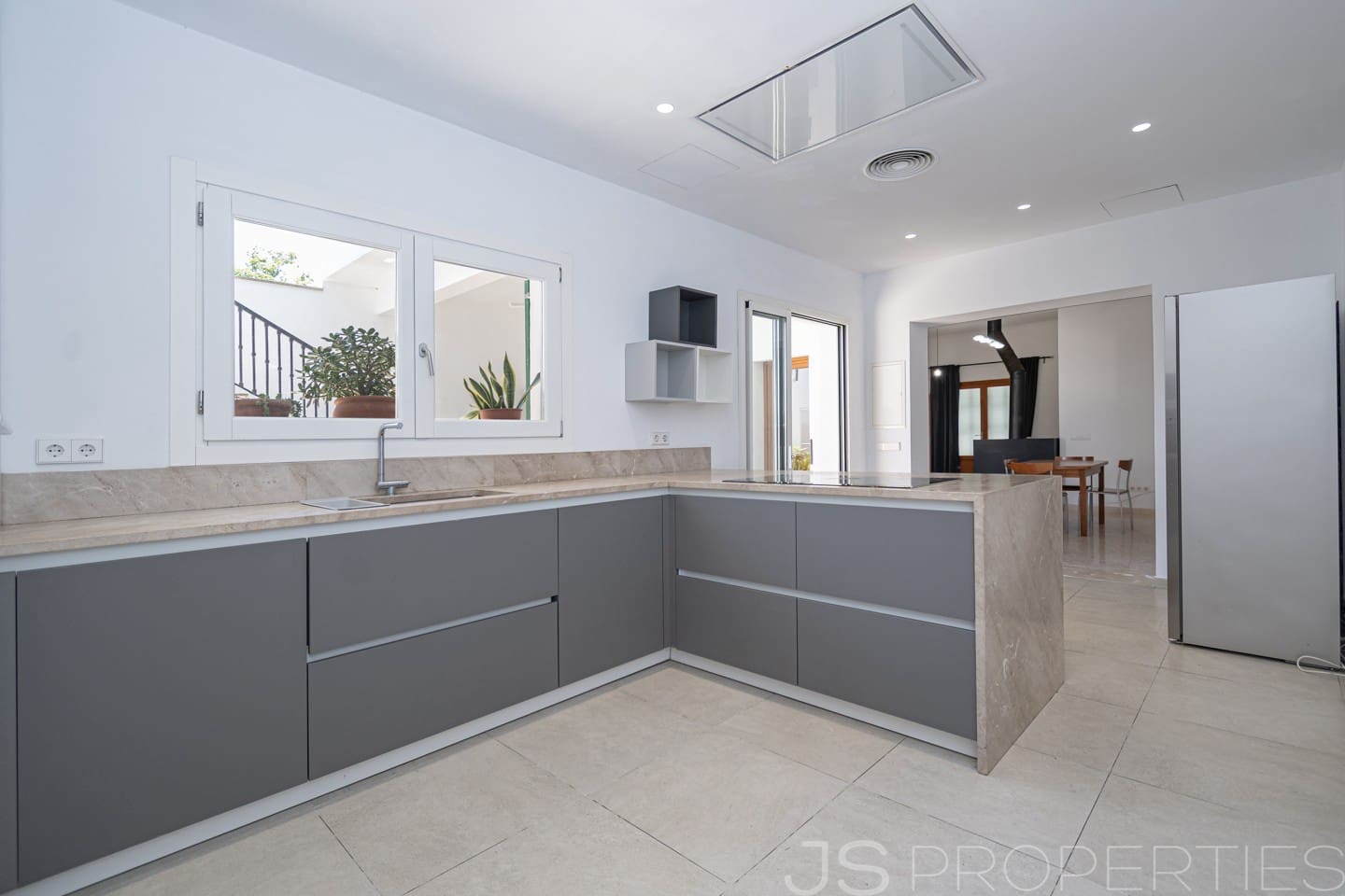 6 bedroom Townhouse for sale in Petra - € 1,300,000 (Ref: 9895345)