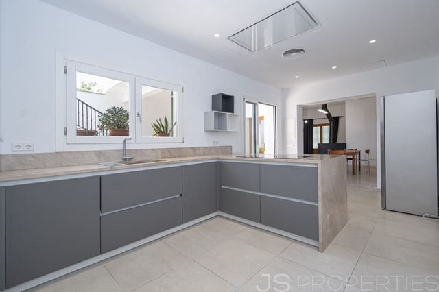 6 bedroom Townhouse for sale in Petra - € 1,300,000 (Ref: 9895345)