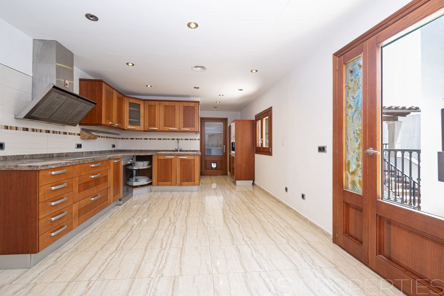 6 bedroom Townhouse for sale in Petra - € 1,300,000 (Ref: 9895345)