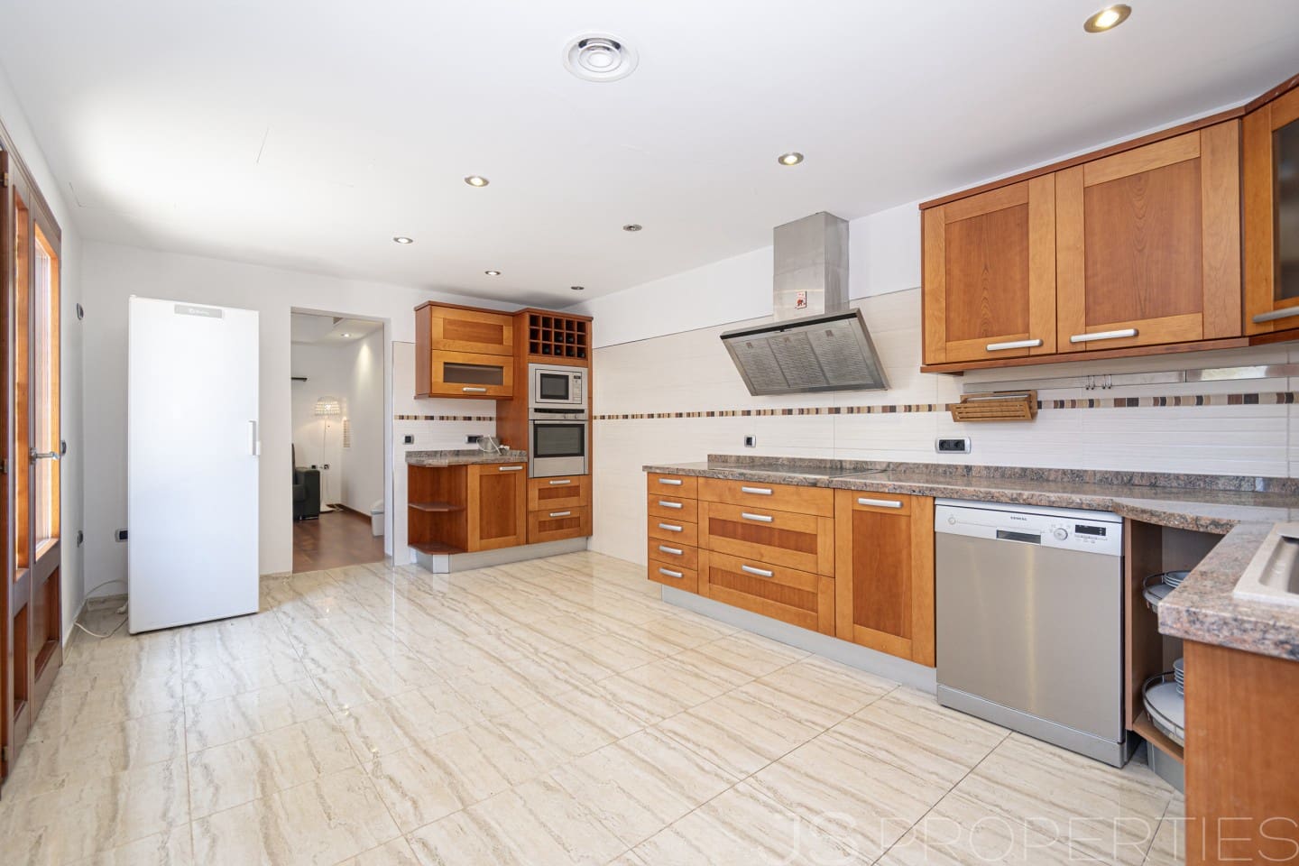 6 bedroom Townhouse for sale in Petra - € 1,300,000 (Ref: 9895345)