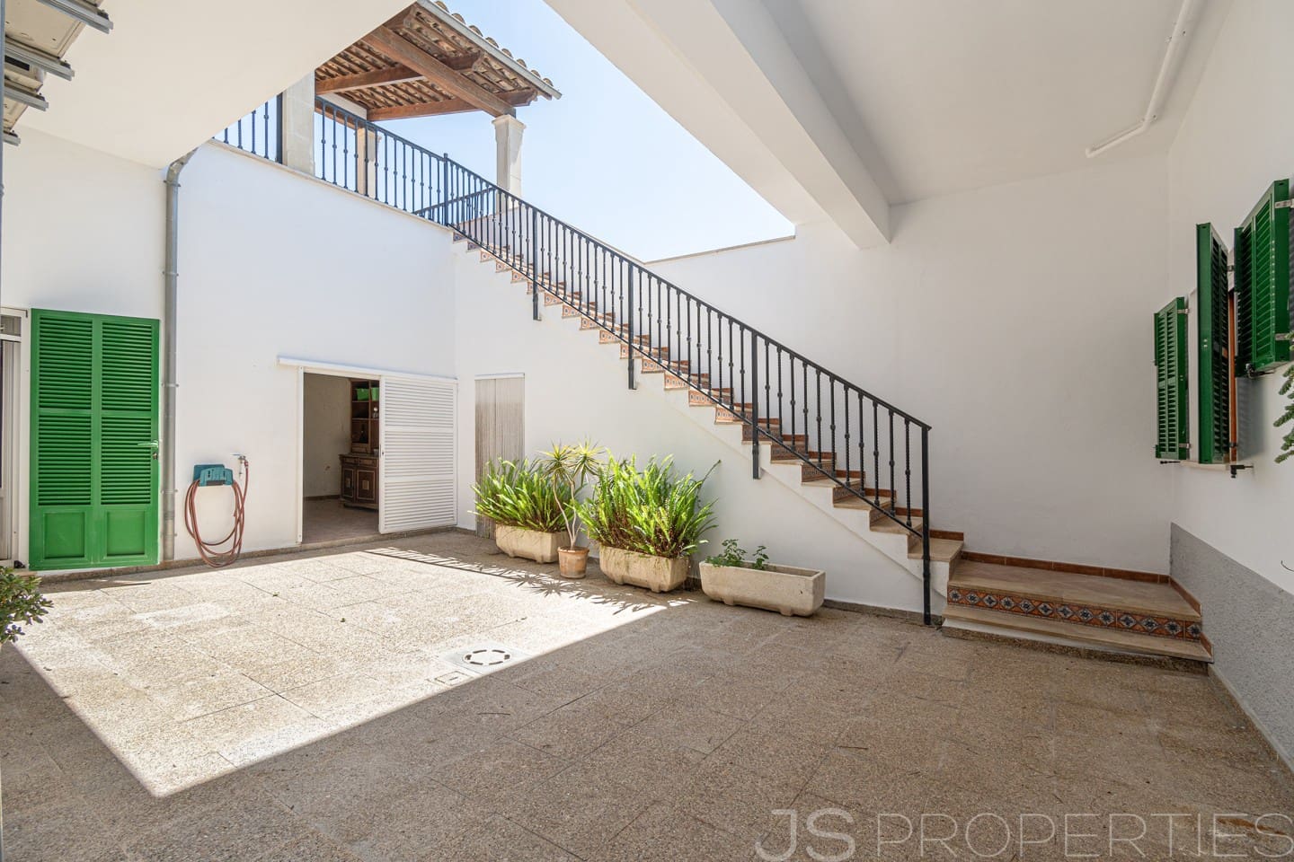 6 bedroom Townhouse for sale in Petra - € 1,300,000 (Ref: 9895345)