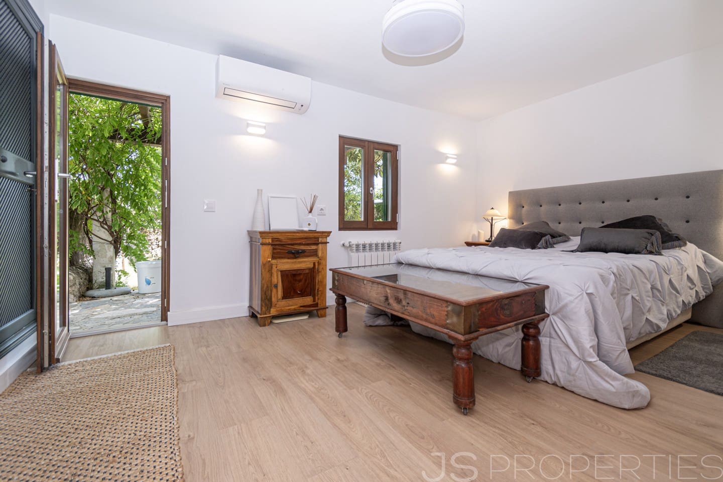 3 bedroom Villa for sale in Pollensa / Pollenca with pool garage - € 1,700,000 (Ref: 9926350)