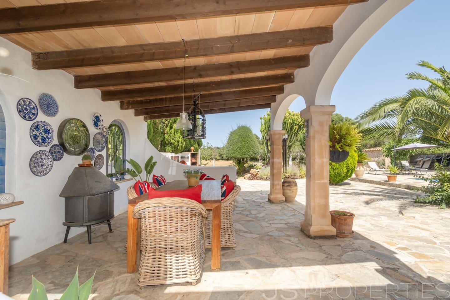 3 bedroom Villa for sale in Pollensa / Pollenca with pool garage - € 1,700,000 (Ref: 9926350)