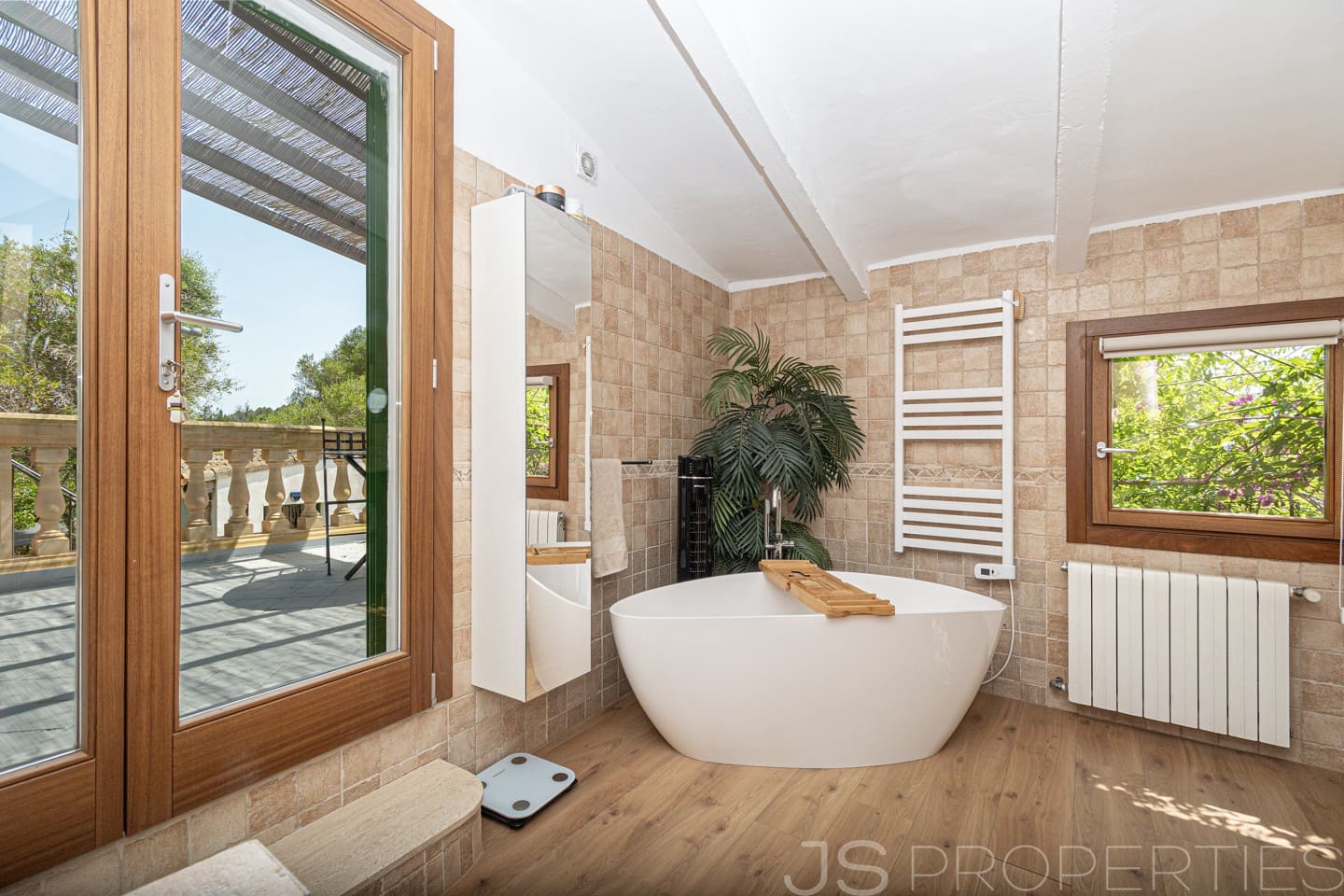 3 bedroom Villa for sale in Pollensa / Pollenca with pool garage - € 1,700,000 (Ref: 9926350)