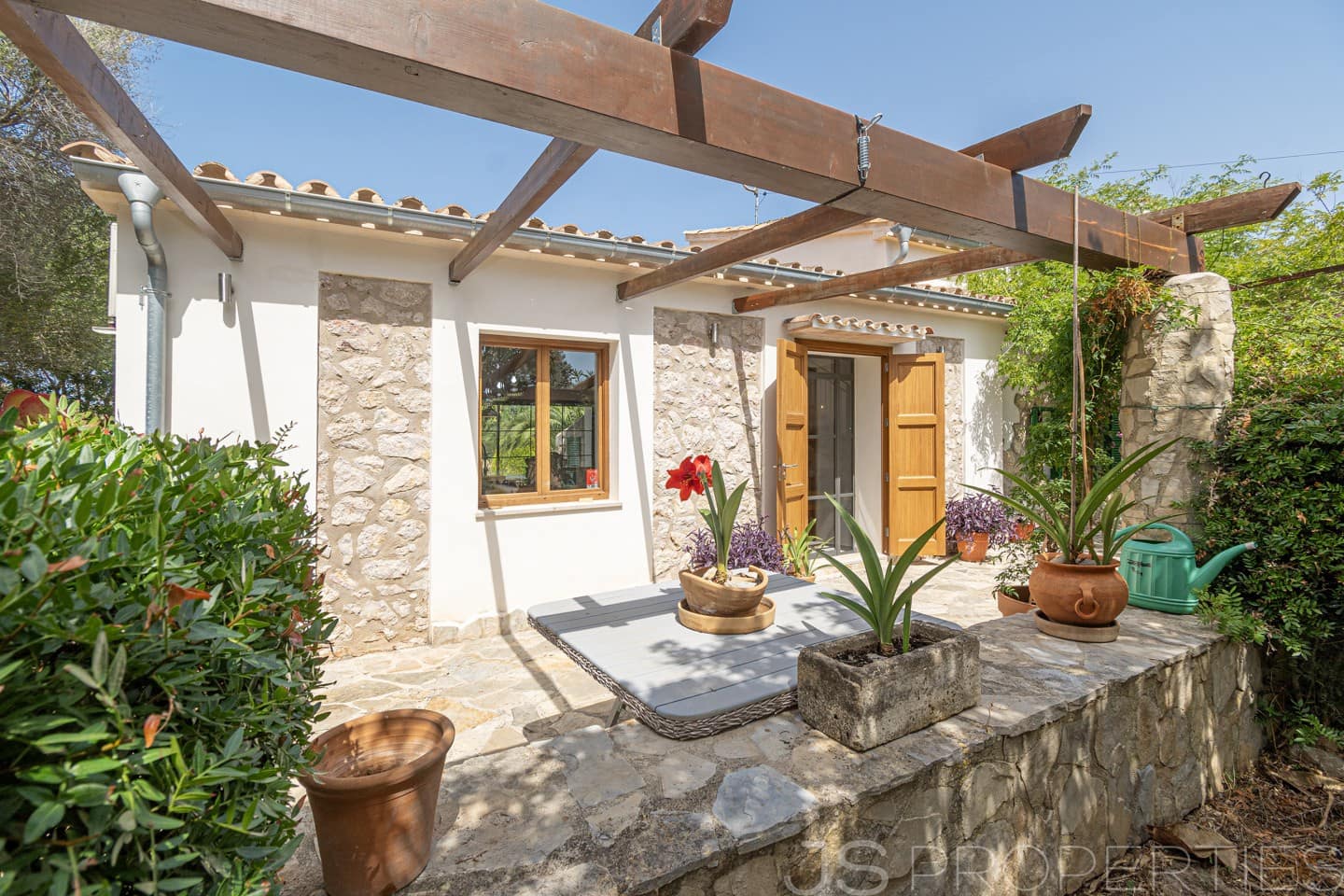 3 bedroom Villa for sale in Pollensa / Pollenca with pool garage - € 1,700,000 (Ref: 9926350)