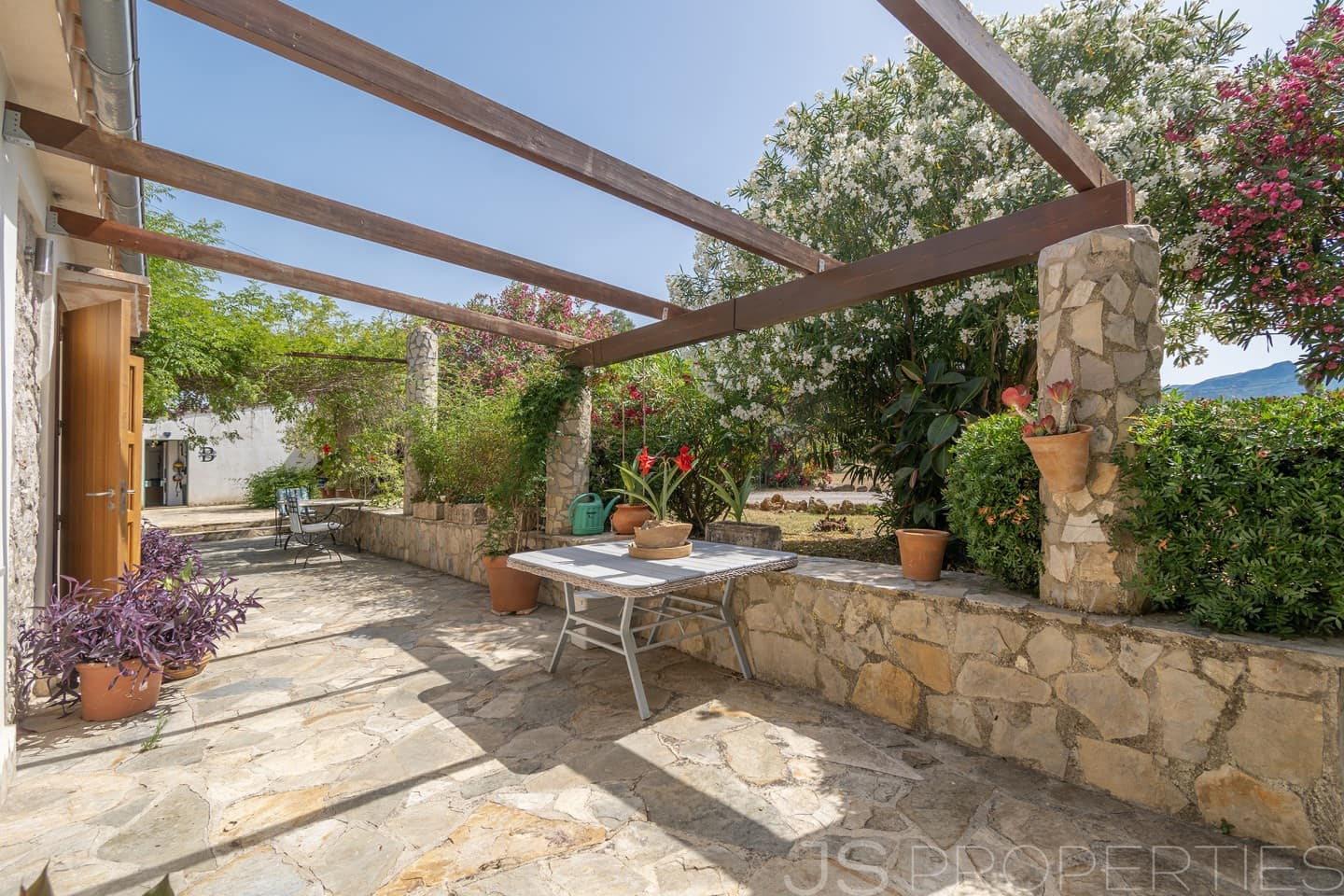 3 bedroom Villa for sale in Pollensa / Pollenca with pool garage - € 1,700,000 (Ref: 9926350)