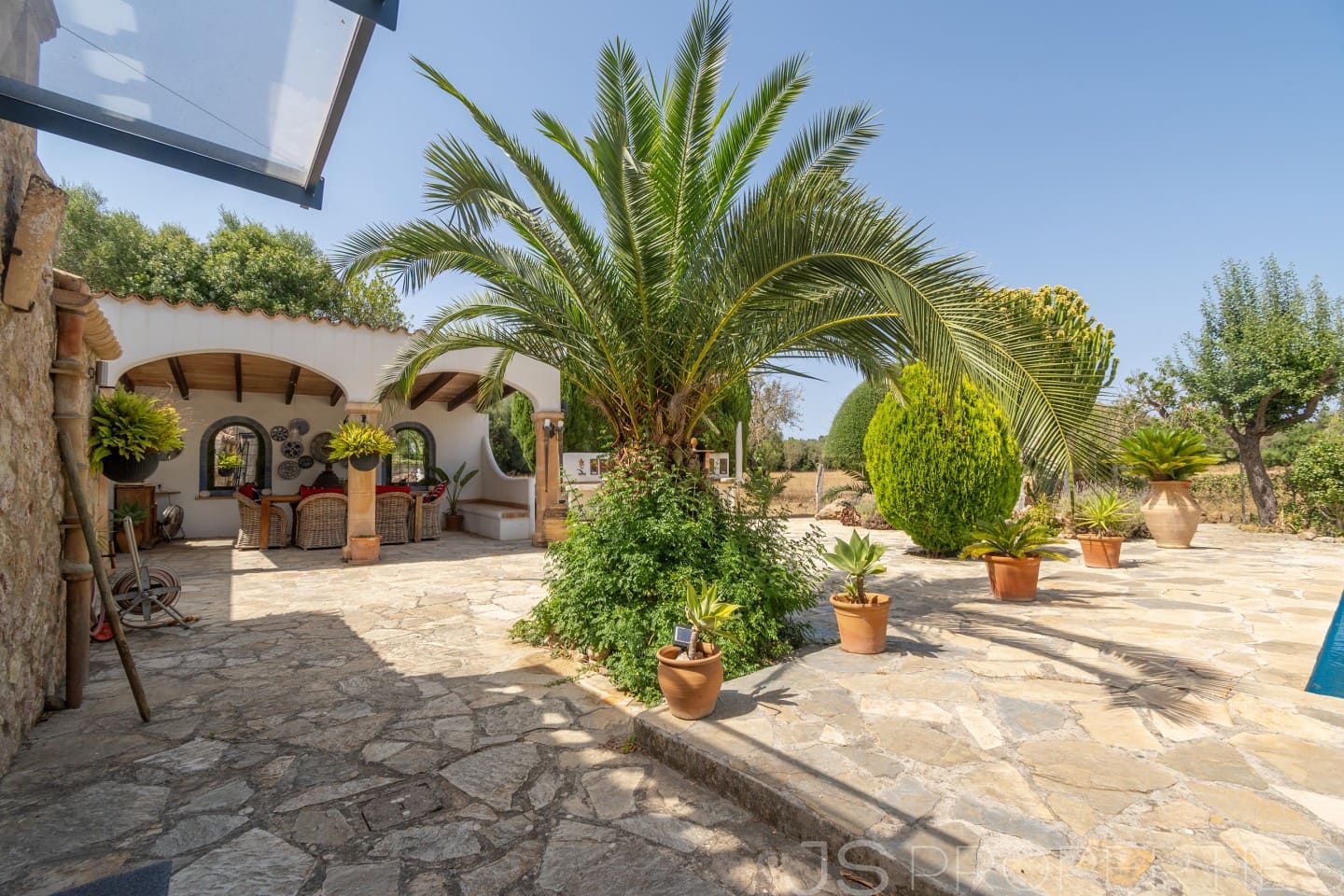 3 bedroom Villa for sale in Pollensa / Pollenca with pool garage - € 1,700,000 (Ref: 9926350)
