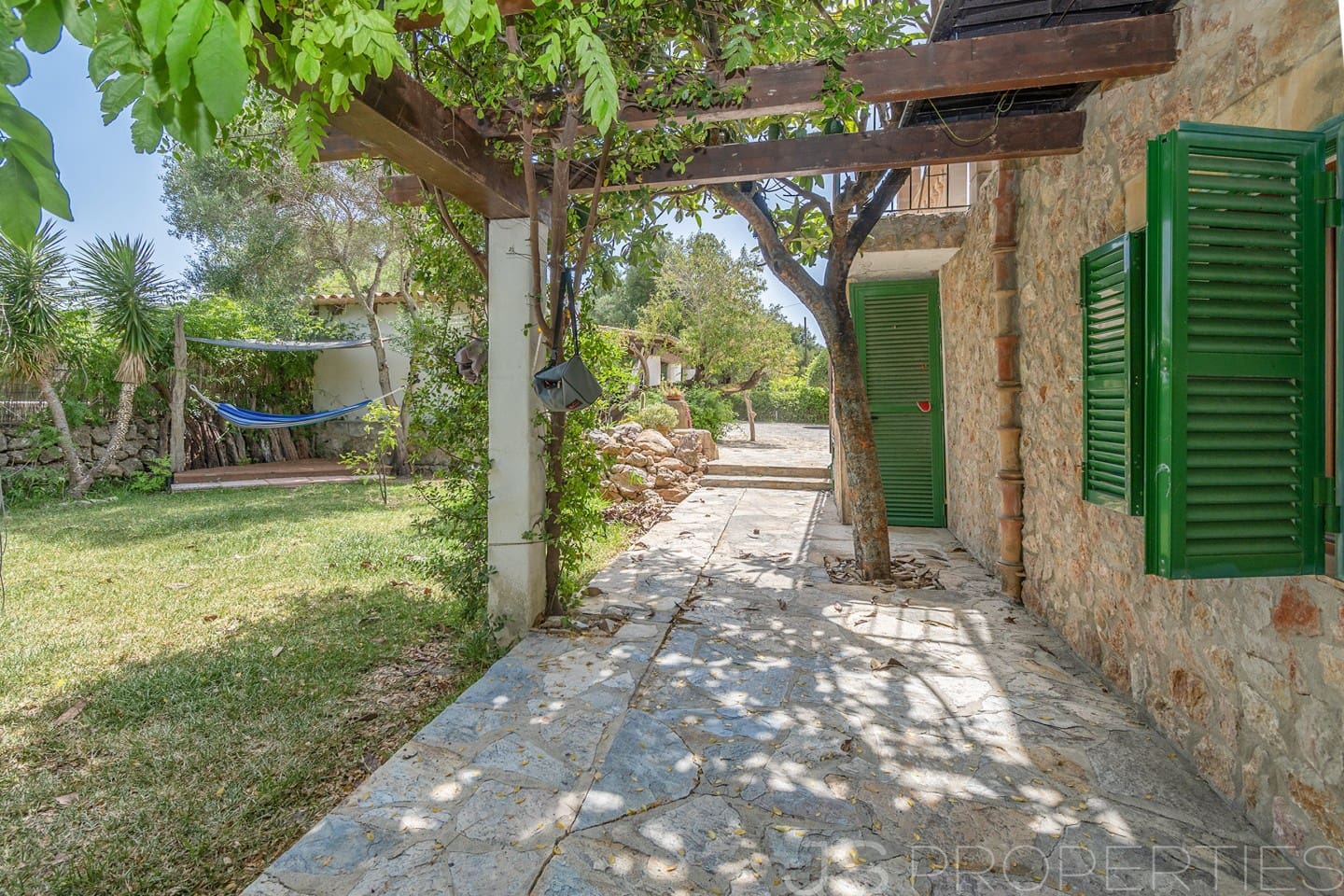 3 bedroom Villa for sale in Pollensa / Pollenca with pool garage - € 1,700,000 (Ref: 9926350)